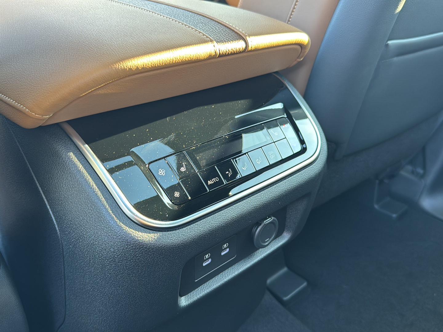2026 Nissan Armada Platinum Reserve - Photo 16