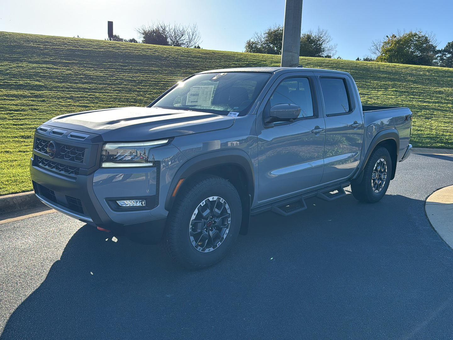 2026 Nissan Frontier PRO-X's photo