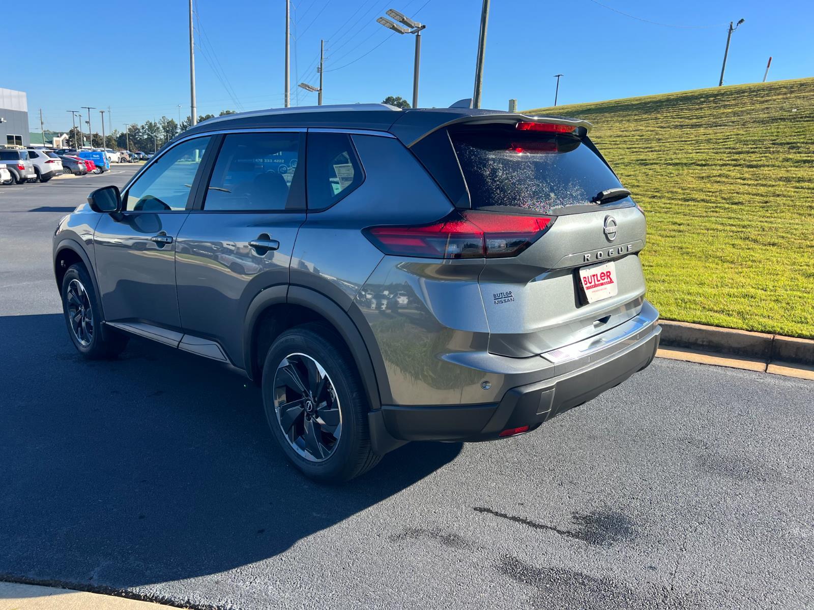 2026 Nissan Rogue SV photo 2