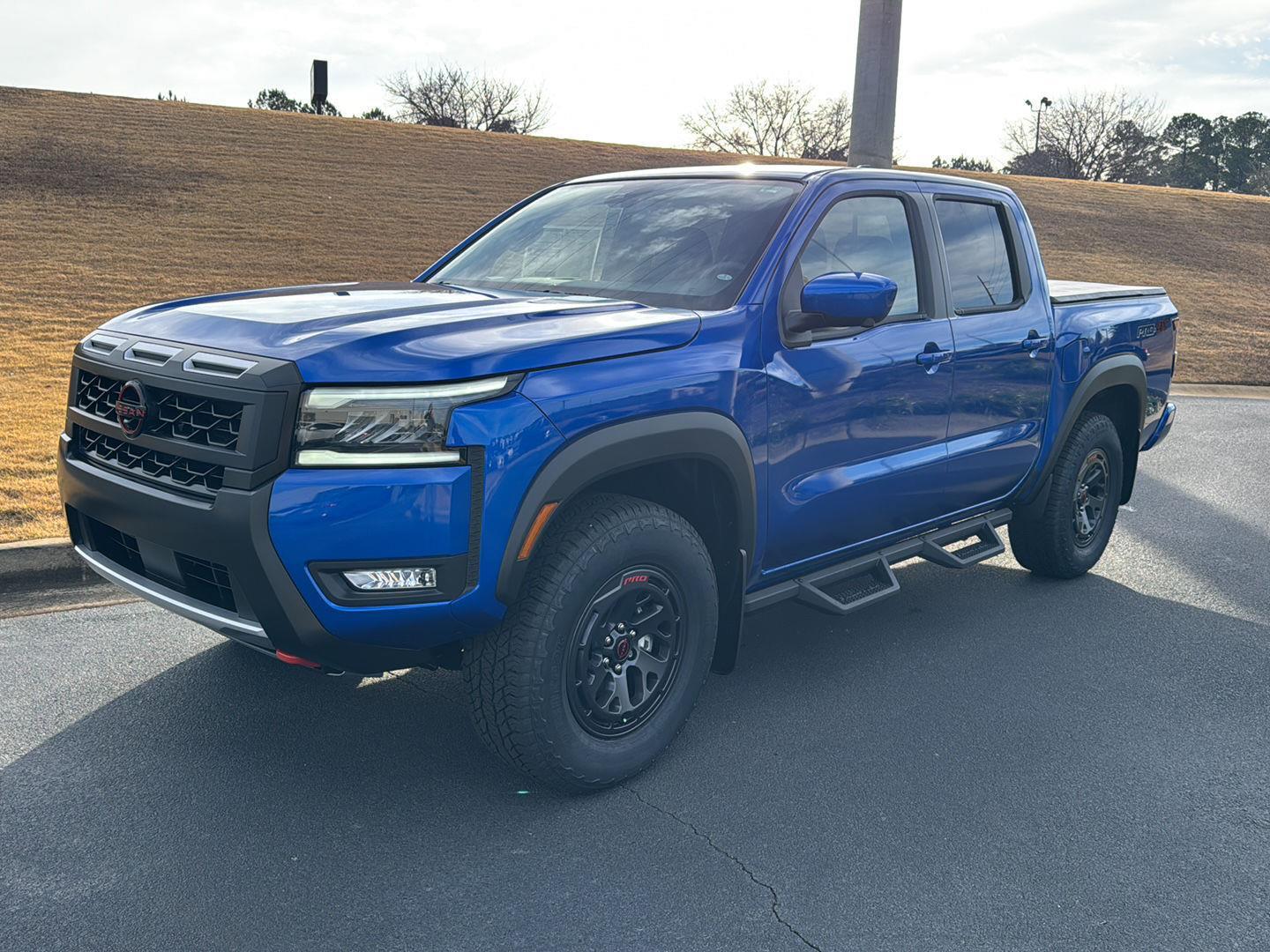 2026 Nissan Frontier PRO-4X's photo