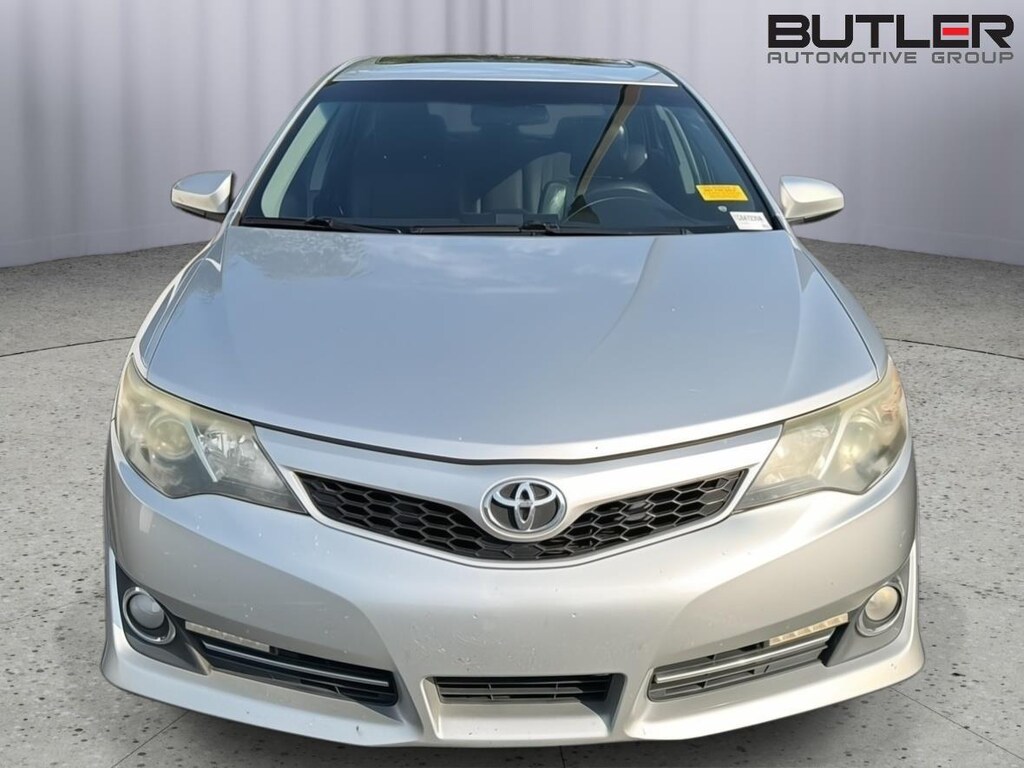Used 2013 Toyota Camry SE Sedan