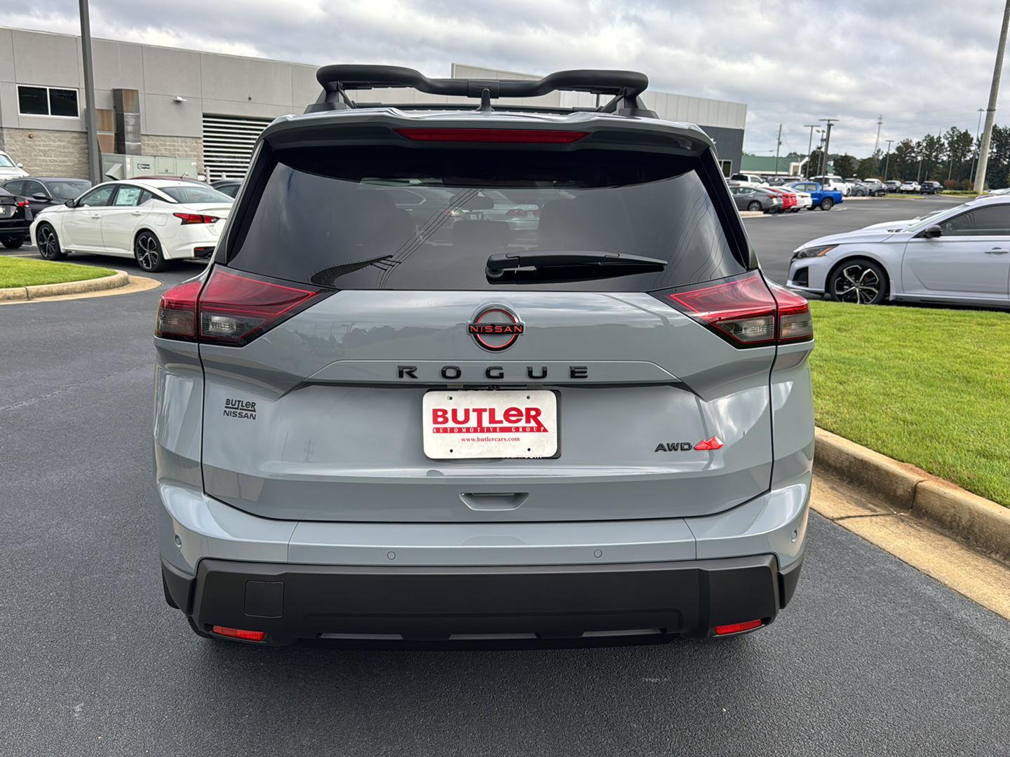 2026 Nissan Rogue SV photo 4