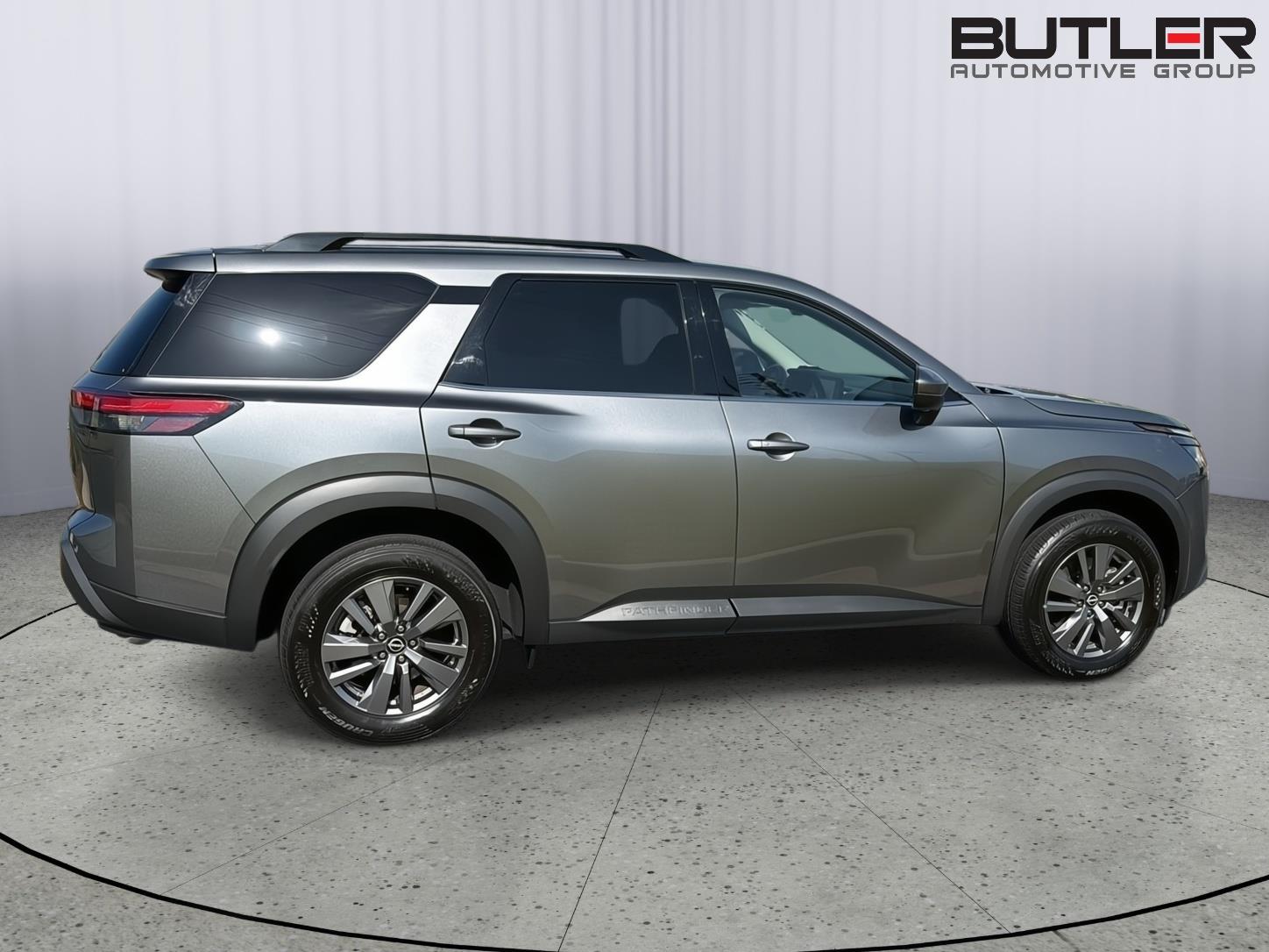 2025 Nissan Pathfinder SV - Photo 7
