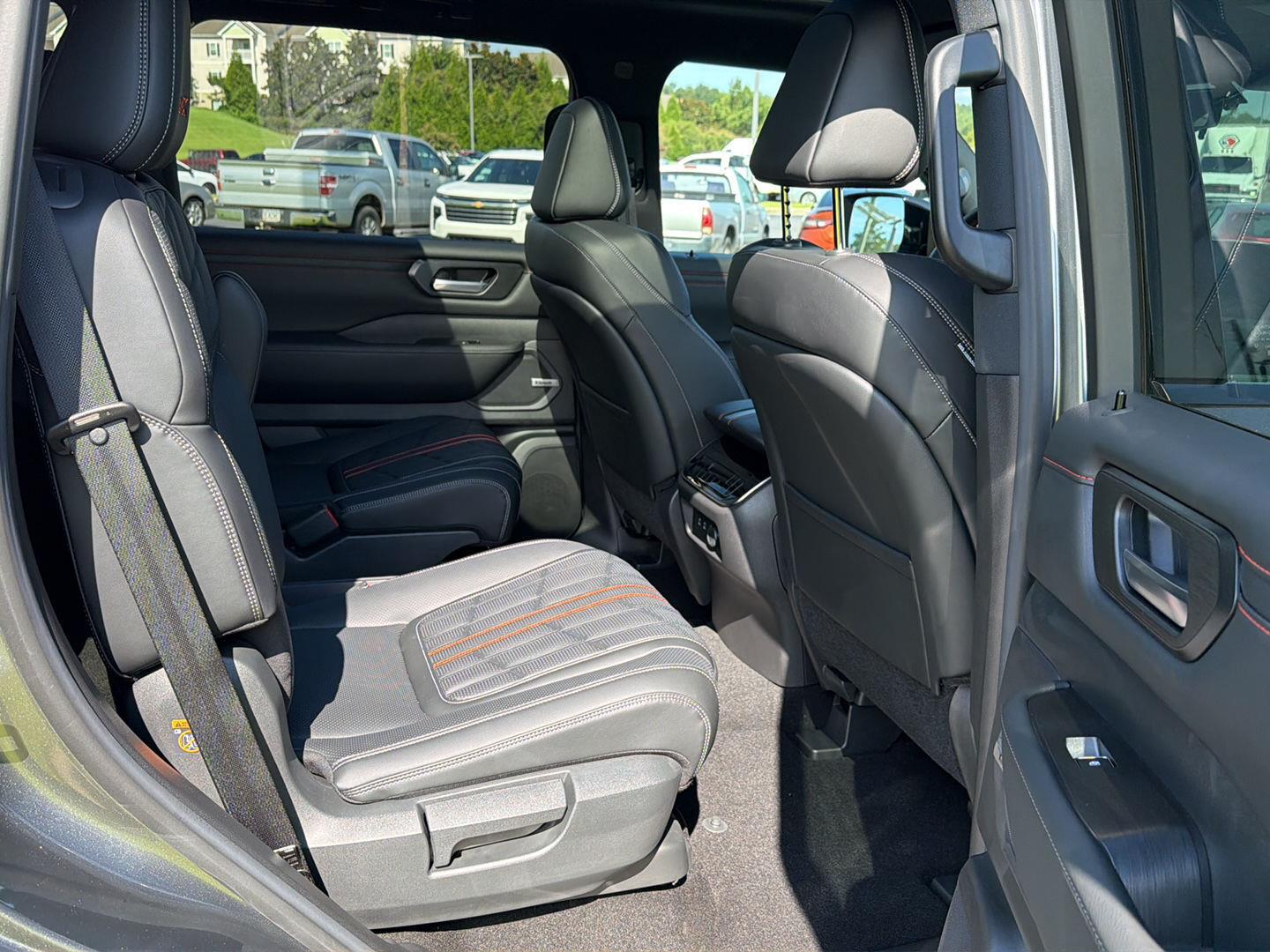 2026 Nissan Armada PRO-4X - Photo 14