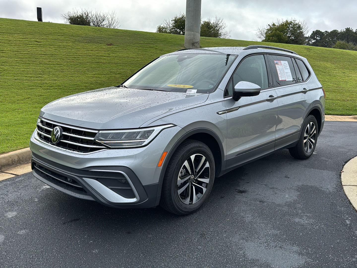 2024 Volkswagen Tiguan S photo 2