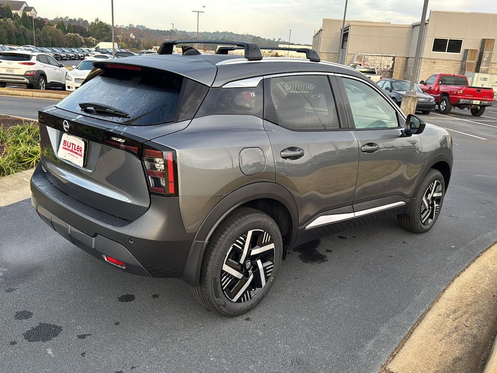 2026 Nissan Kicks SV photo 2