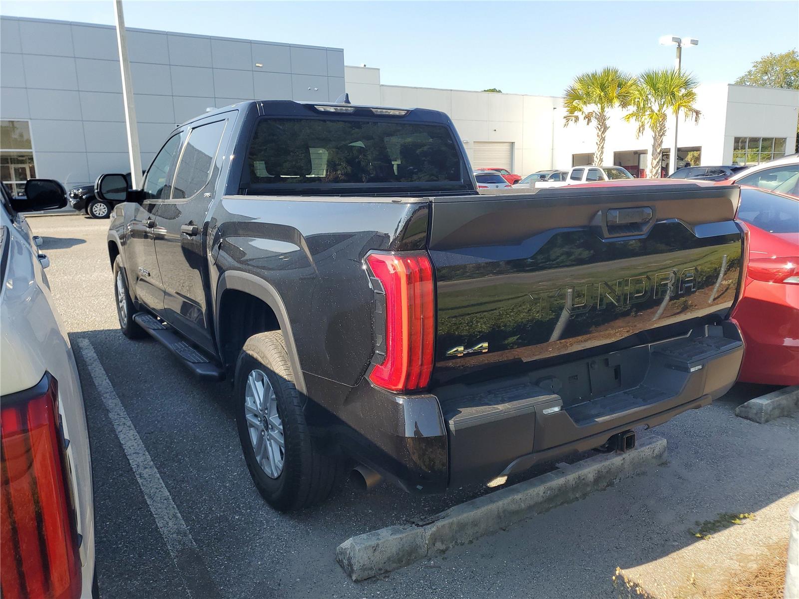 2022 Toyota Tundra SR5 CrewMax photo 2