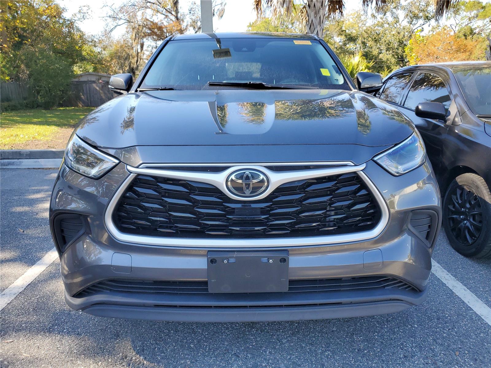 2021 Toyota Highlander L photo 2