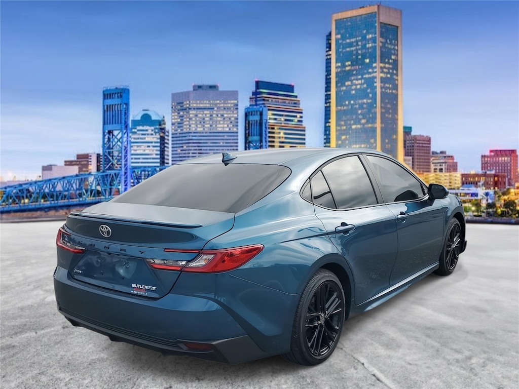 Used 2025 Toyota Camry SE Sedan