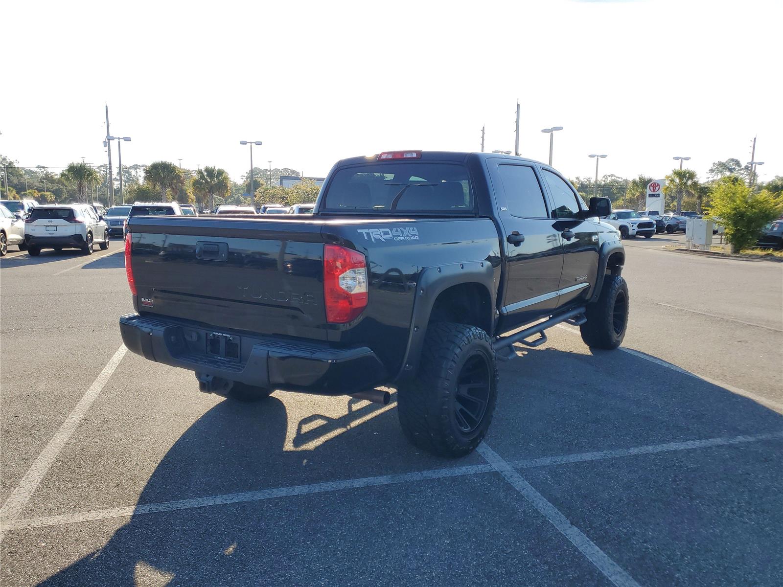 2018 Toyota Tundra SR5 CrewMax photo 3