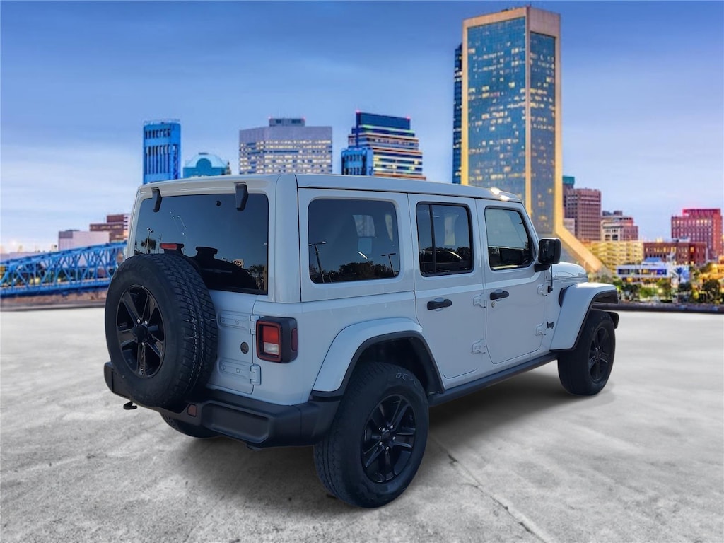 2022 Jeep Wrangler Unlimited Sahara Altitude photo 3
