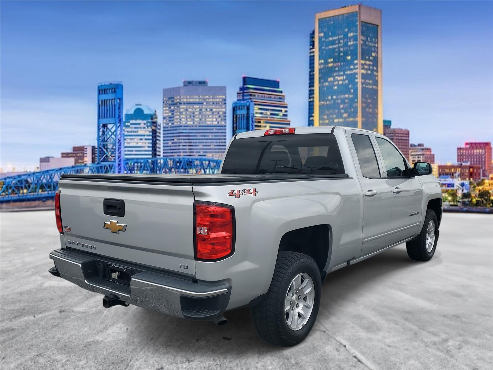 2019 Chevrolet Silverado 1500 LT photo 3