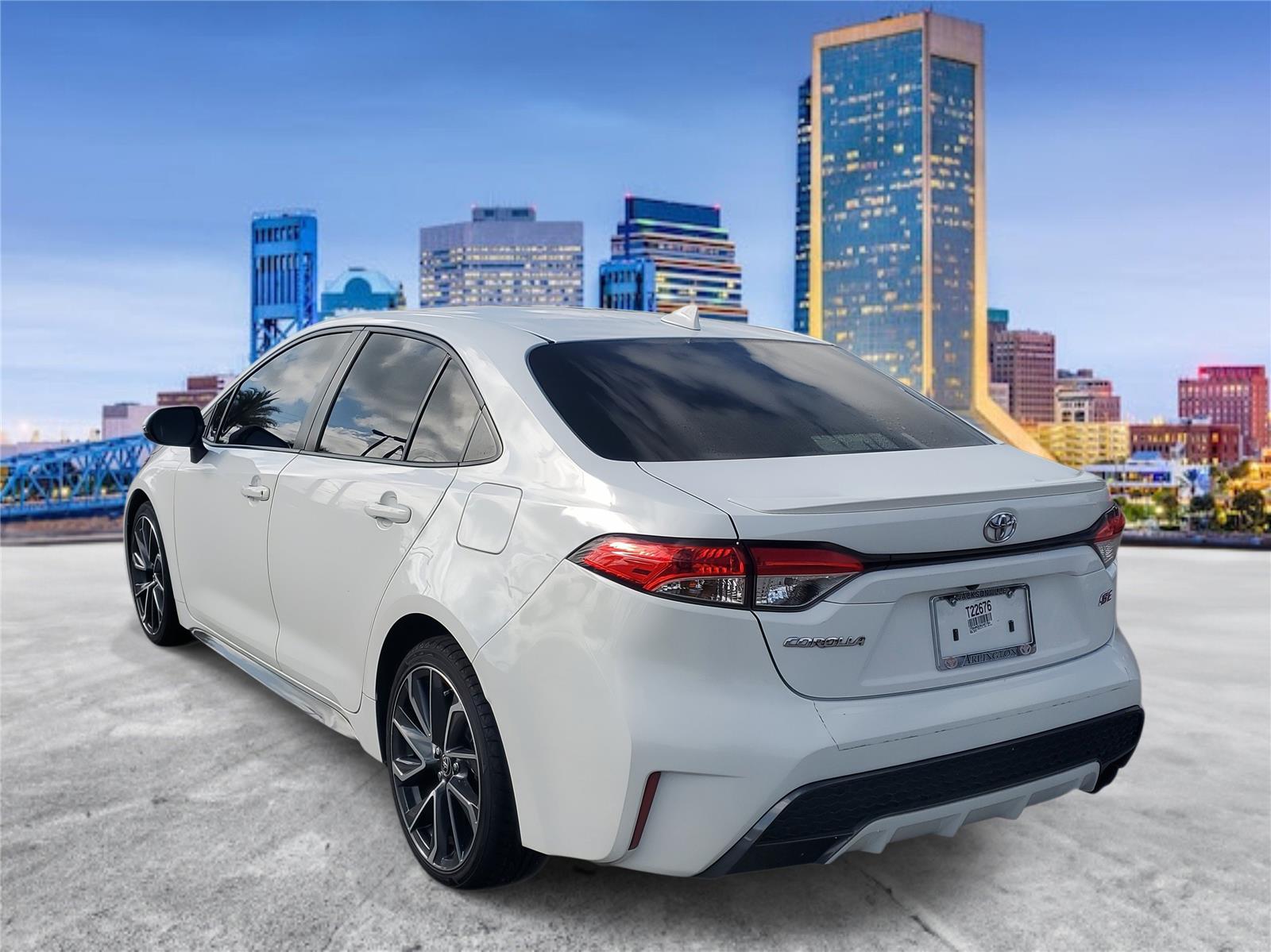 2021 Toyota Corolla SE photo 2