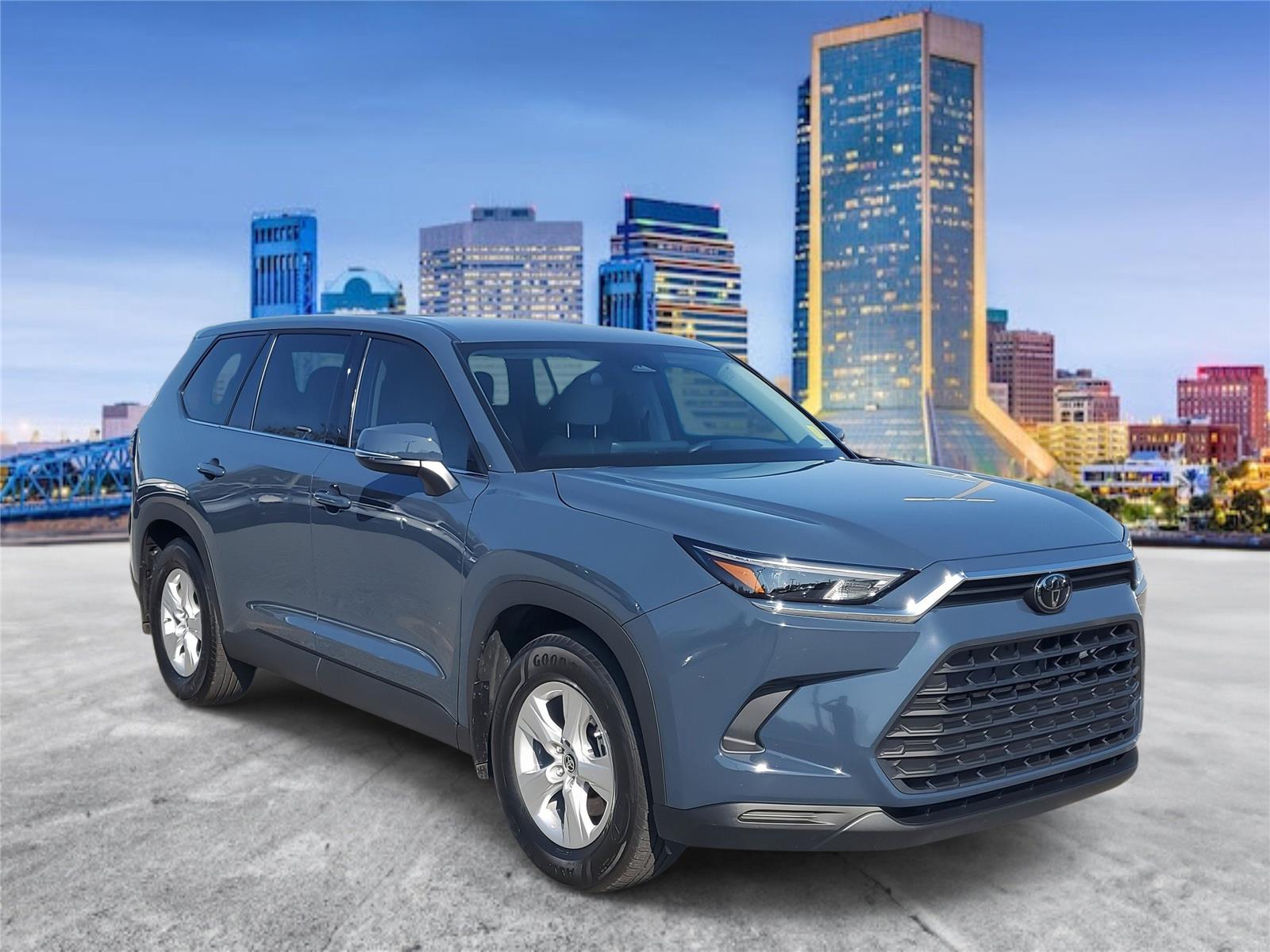 2025 Toyota Grand Highlander LE photo 4