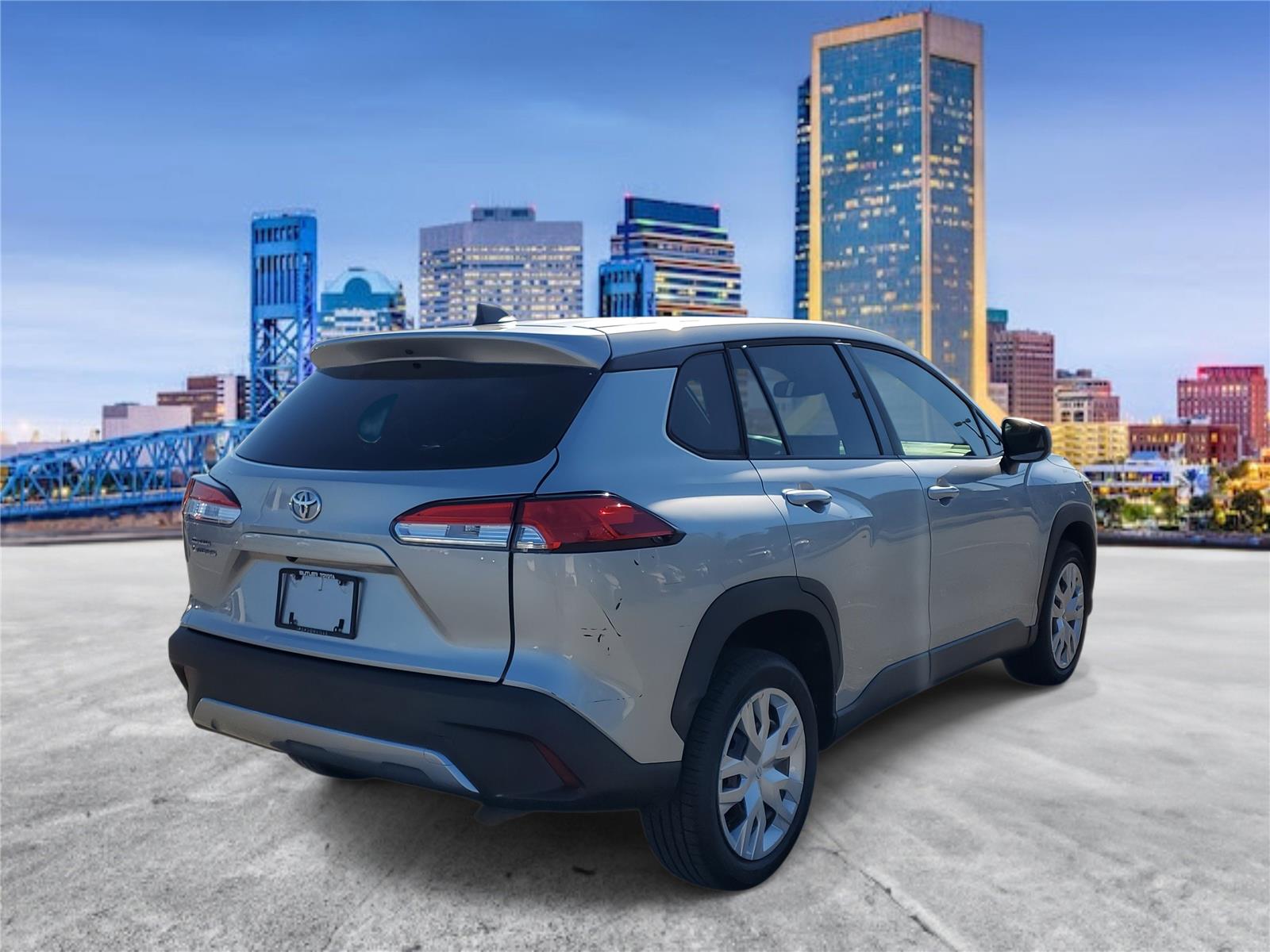 2022 Toyota Corolla Cross L photo 2