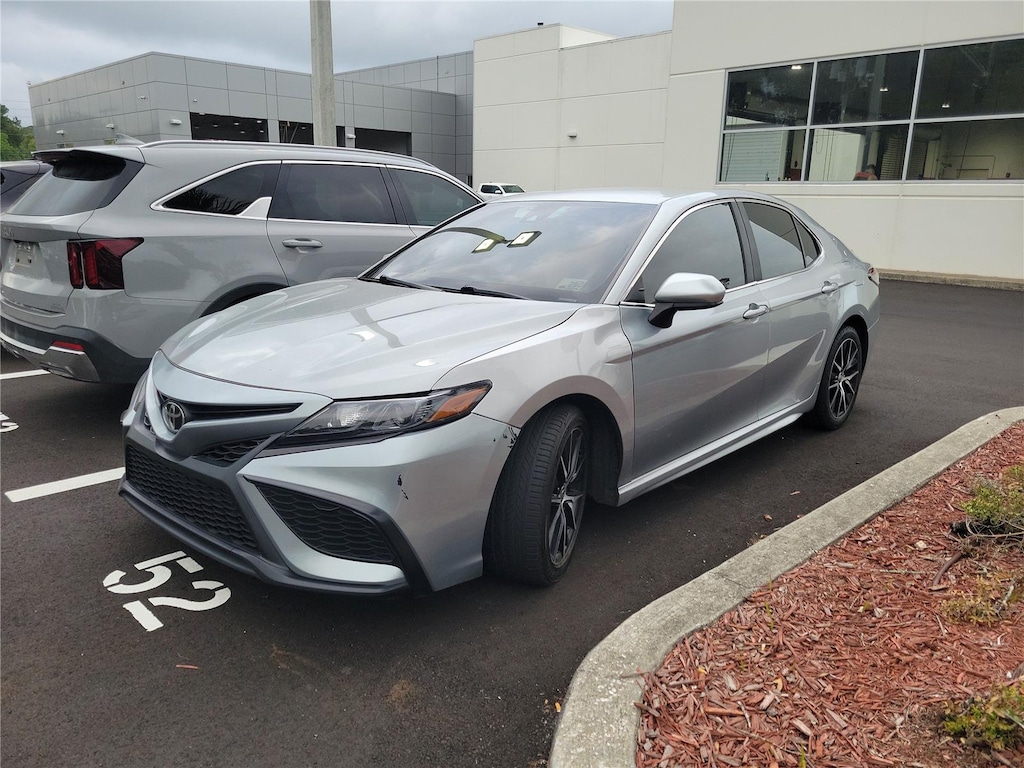 Used 2021 Toyota Camry SE SDN SE