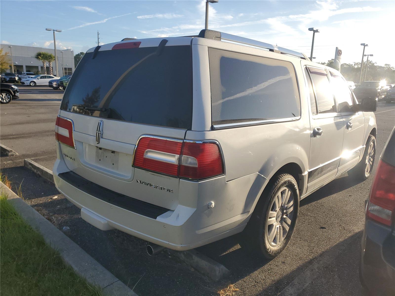 2012 Lincoln Navigator L photo 3