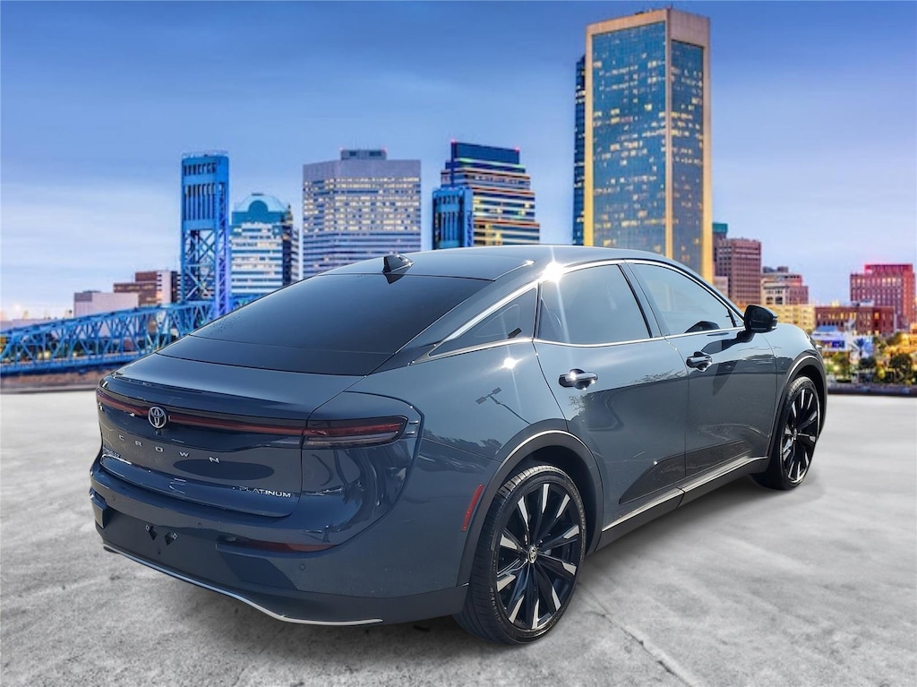 2025 Toyota Crown Platinum photo 3