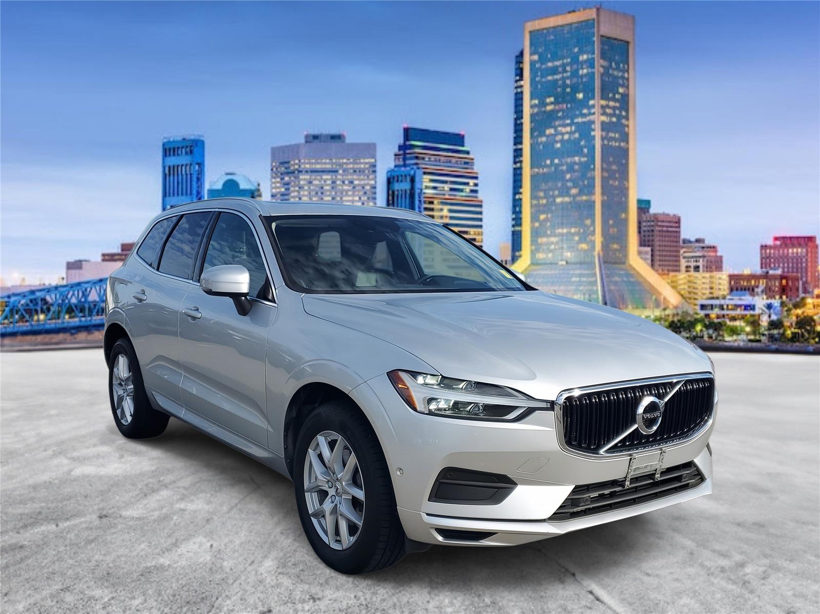 2019 Volvo XC60 Momentum photo 4