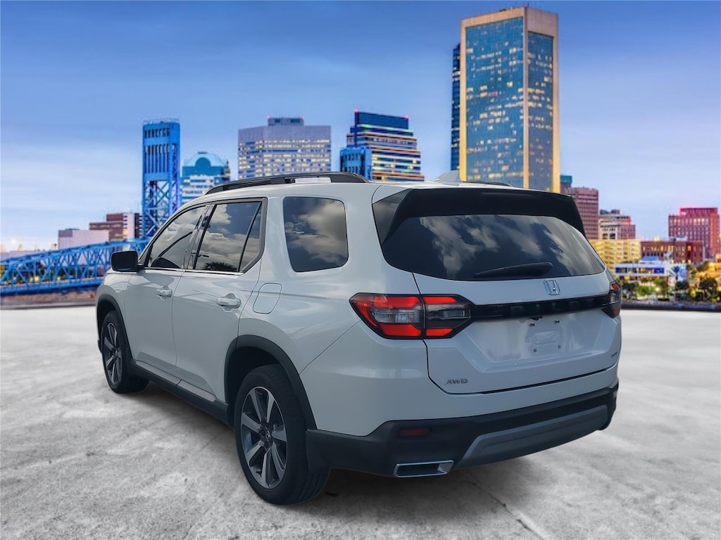 Used 2024 Honda Pilot Elite SUV