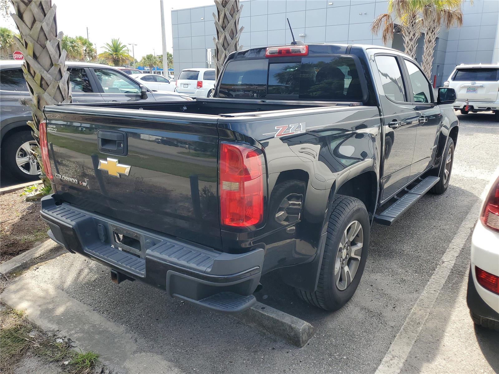 2017 Chevrolet Colorado Z71 photo 3