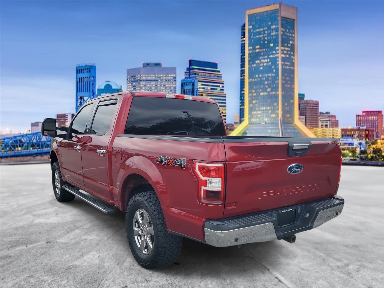 2019 Ford F-150 XLT photo 2
