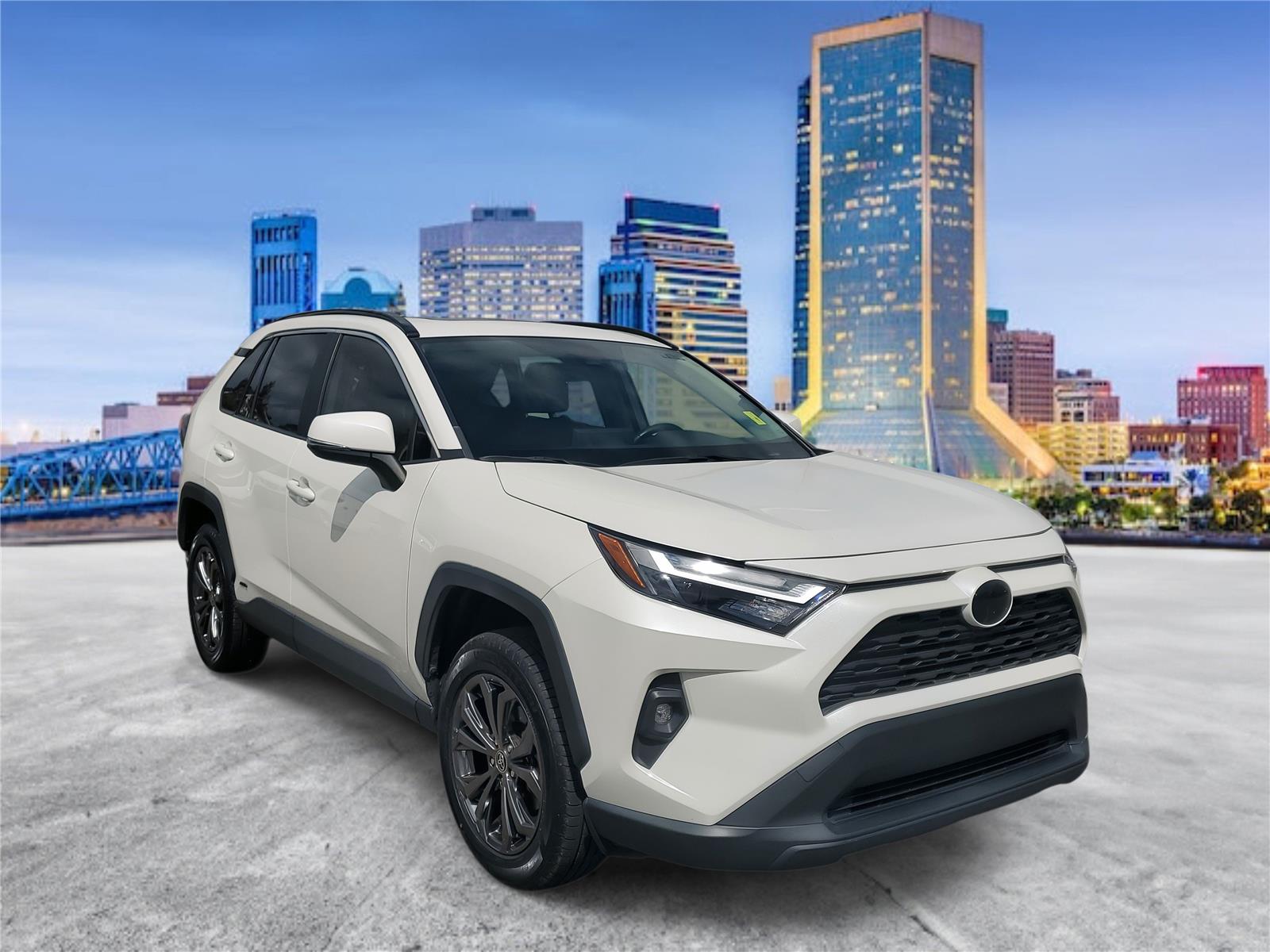 2022 Toyota RAV4 Hybrid XLE Premium photo 4