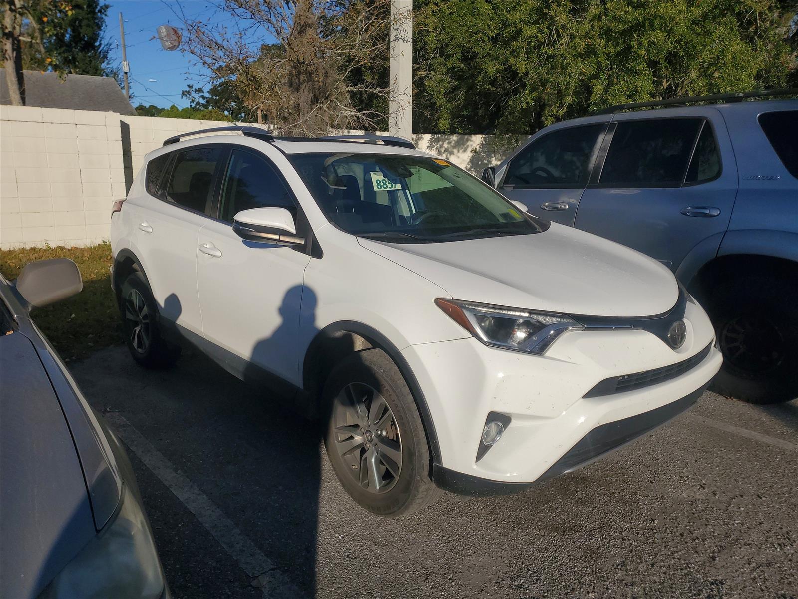 2018 Toyota RAV4 XLE photo 4