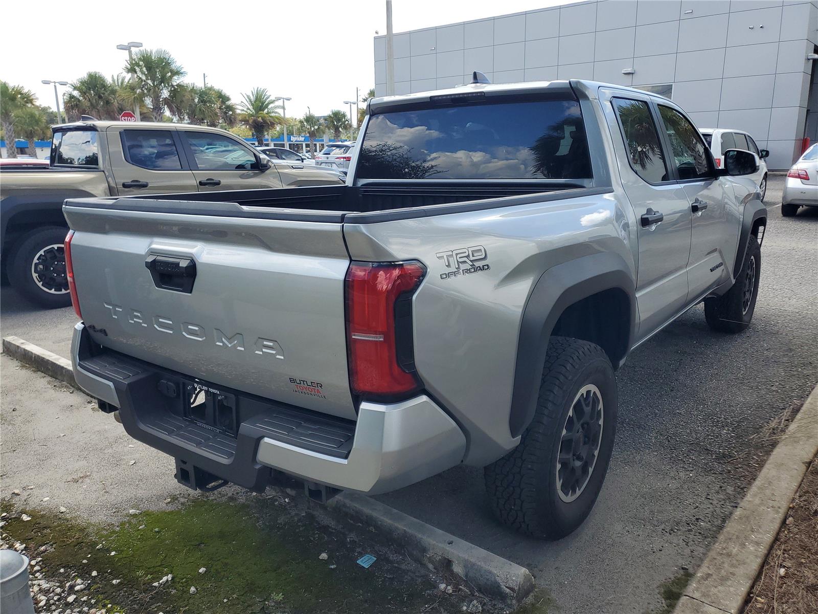2024 Toyota Tacoma TRD photo 3