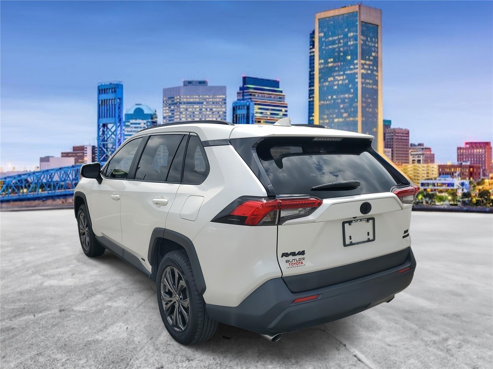 2022 Toyota RAV4 Hybrid XLE Premium photo 2
