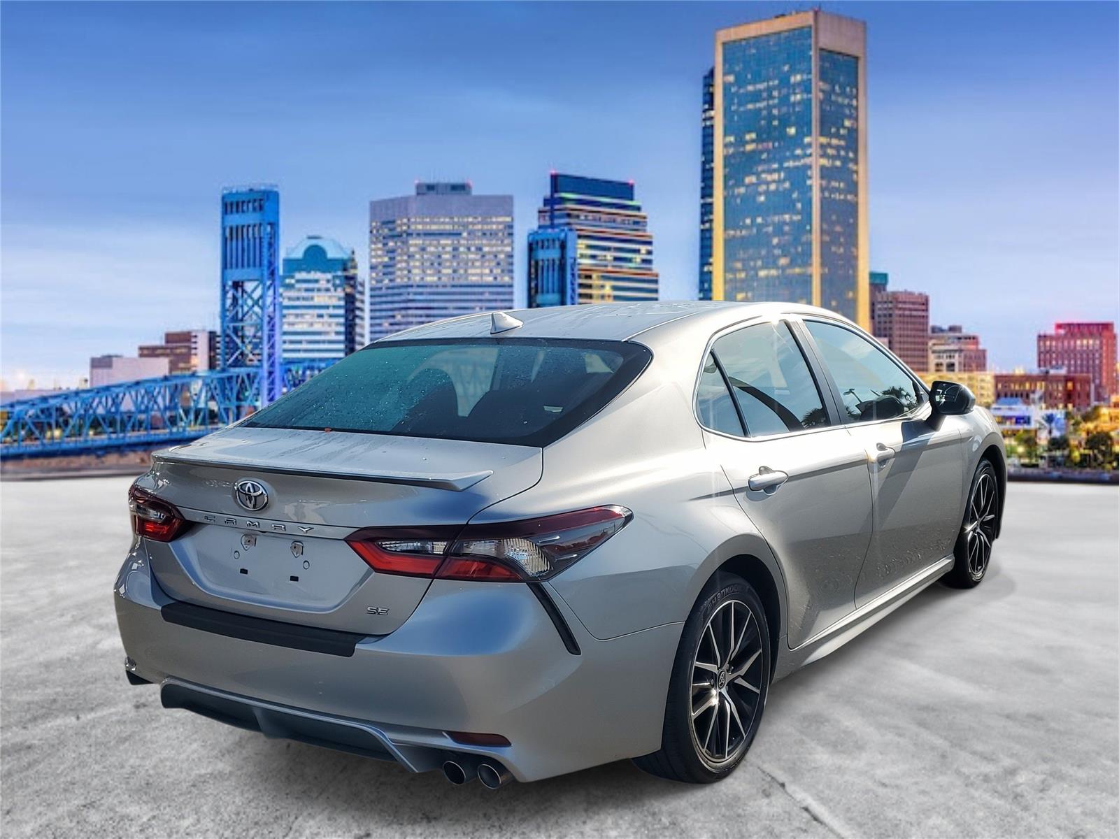 2022 Toyota Camry SE photo 3
