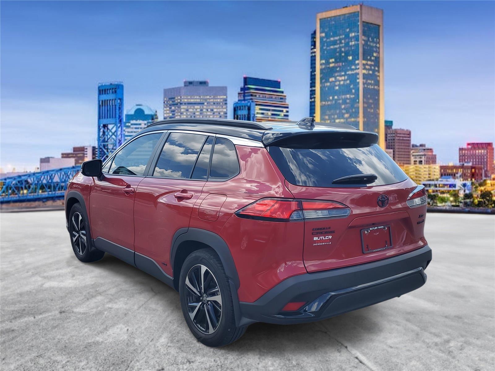 2023 Toyota Corolla Cross Hybrid XSE photo 2