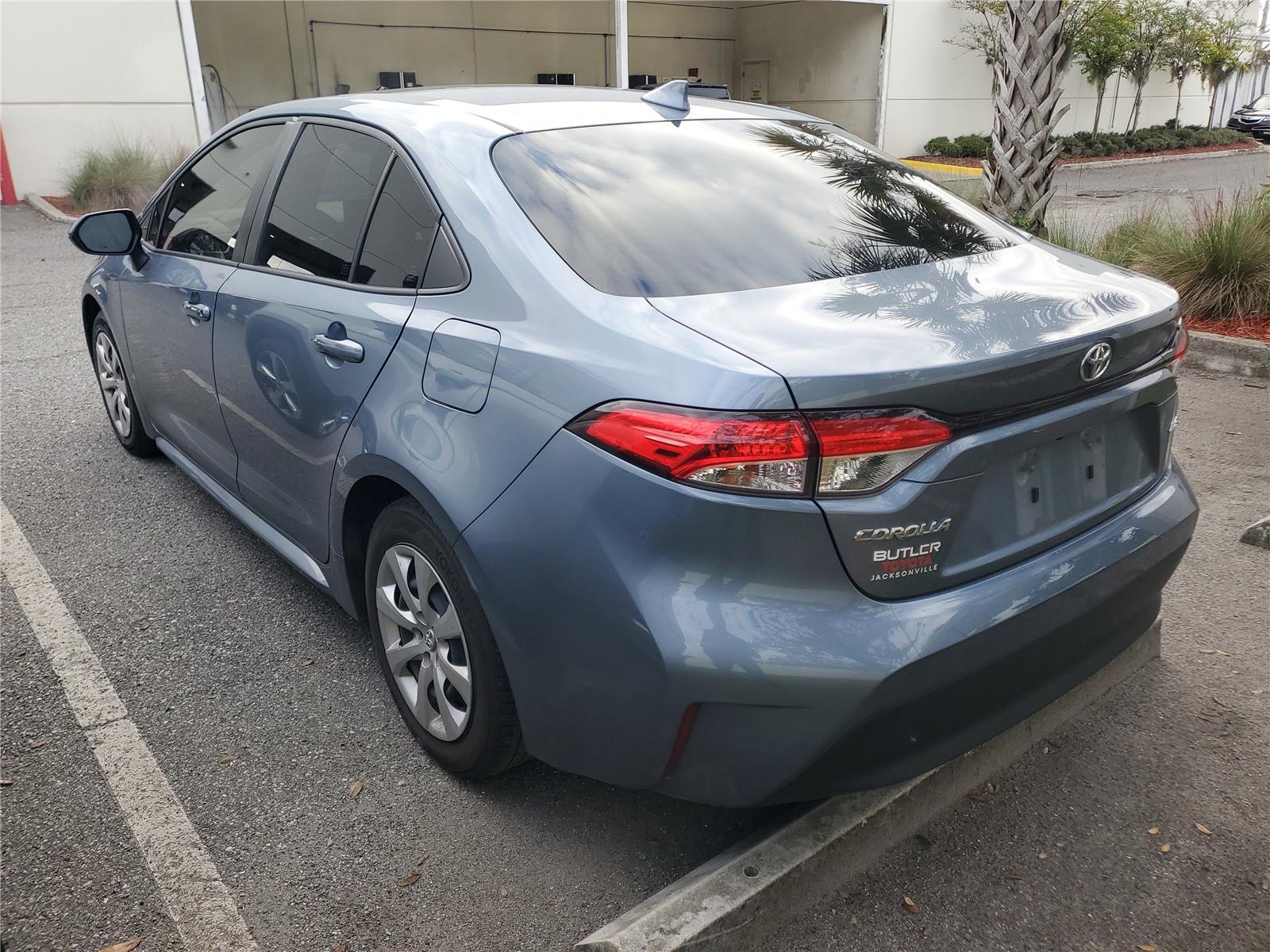 2023 Toyota Corolla LE photo 2