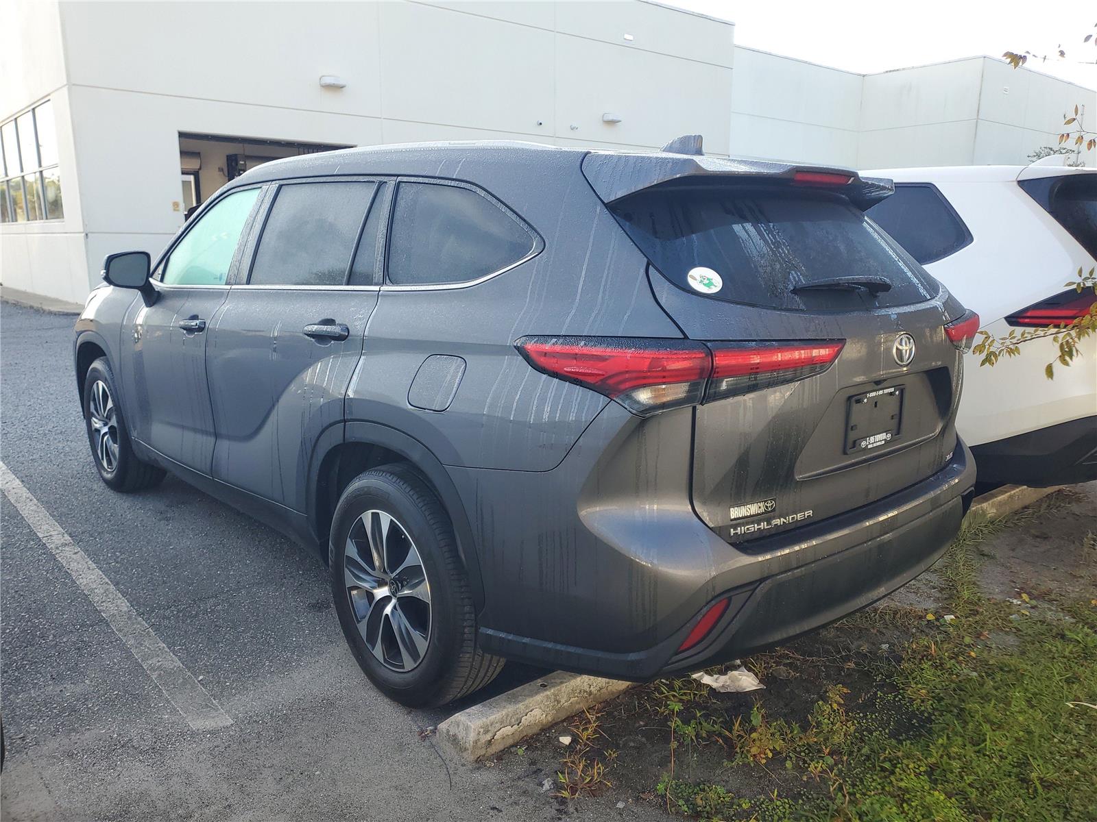 2023 Toyota Highlander Platinum photo 2