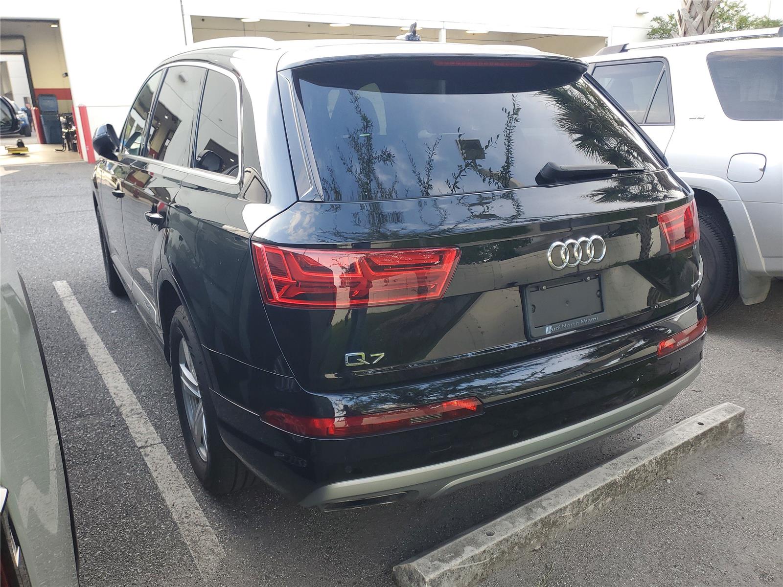 2019 Audi Q7 Premium photo 2