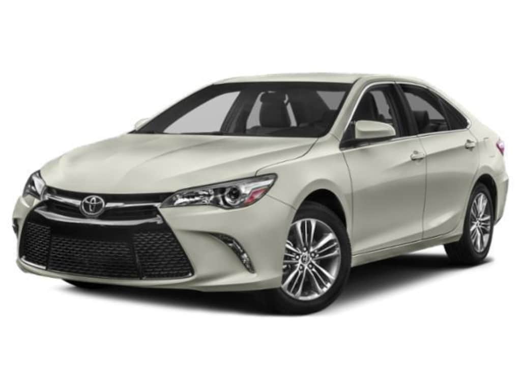 Used 2015 Toyota Camry SE Sedan