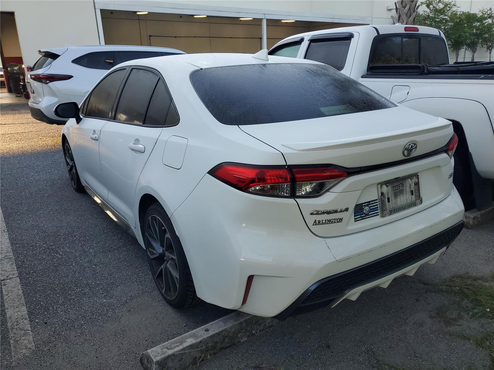 2021 Toyota Corolla SE photo 2