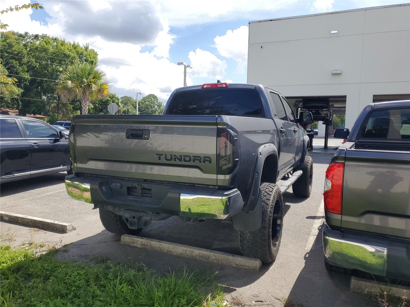 2020 Toyota Tundra SR5 CrewMax photo 3