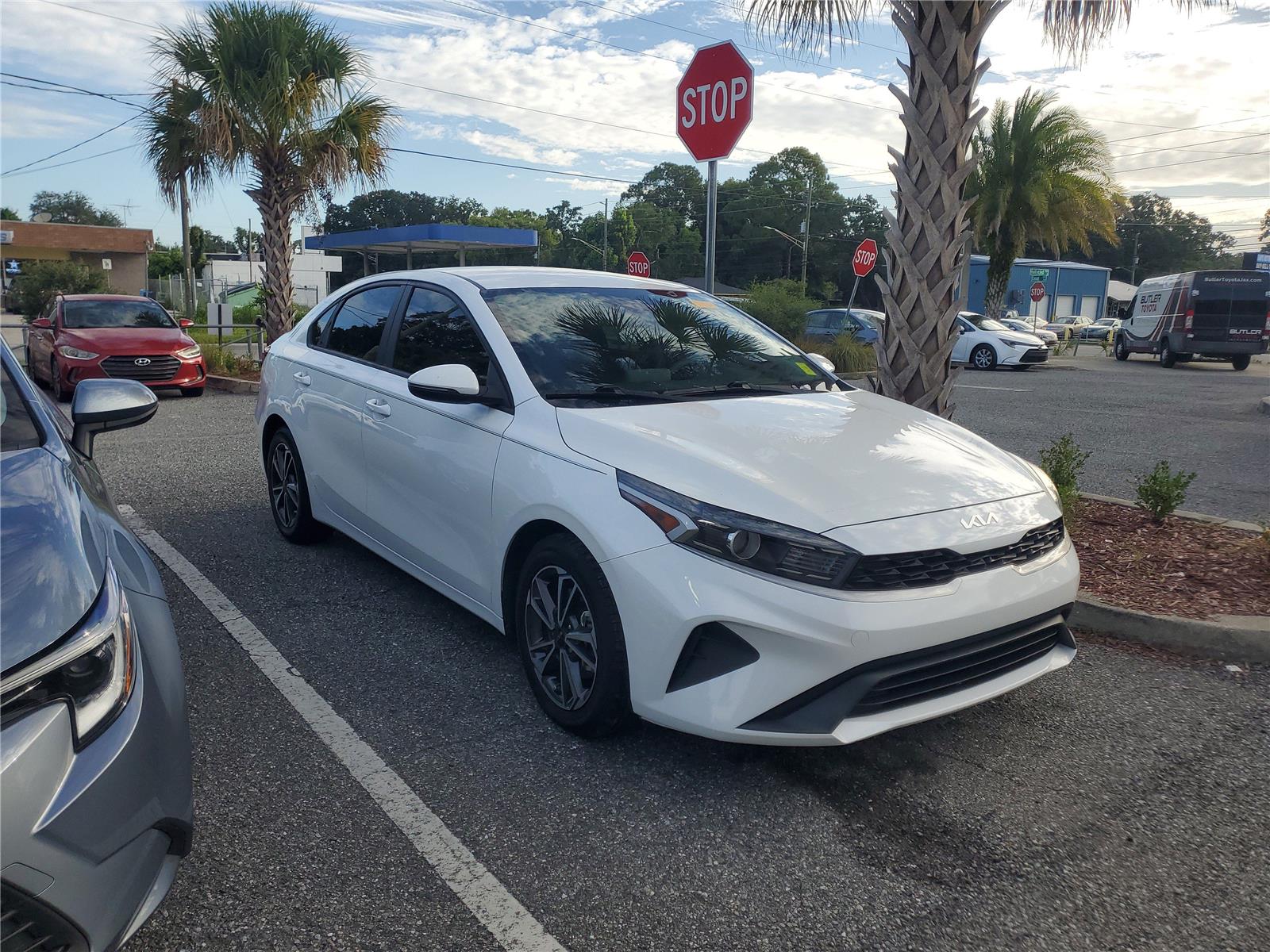 2022 Kia Forte LXS photo 4