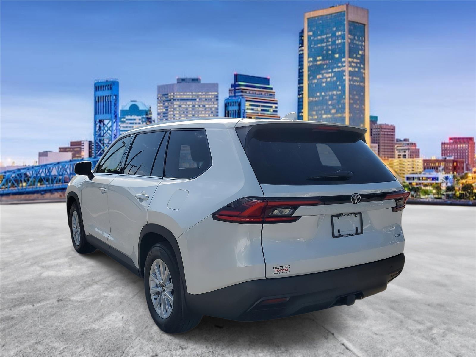 2025 Toyota Grand Highlander XLE photo 2