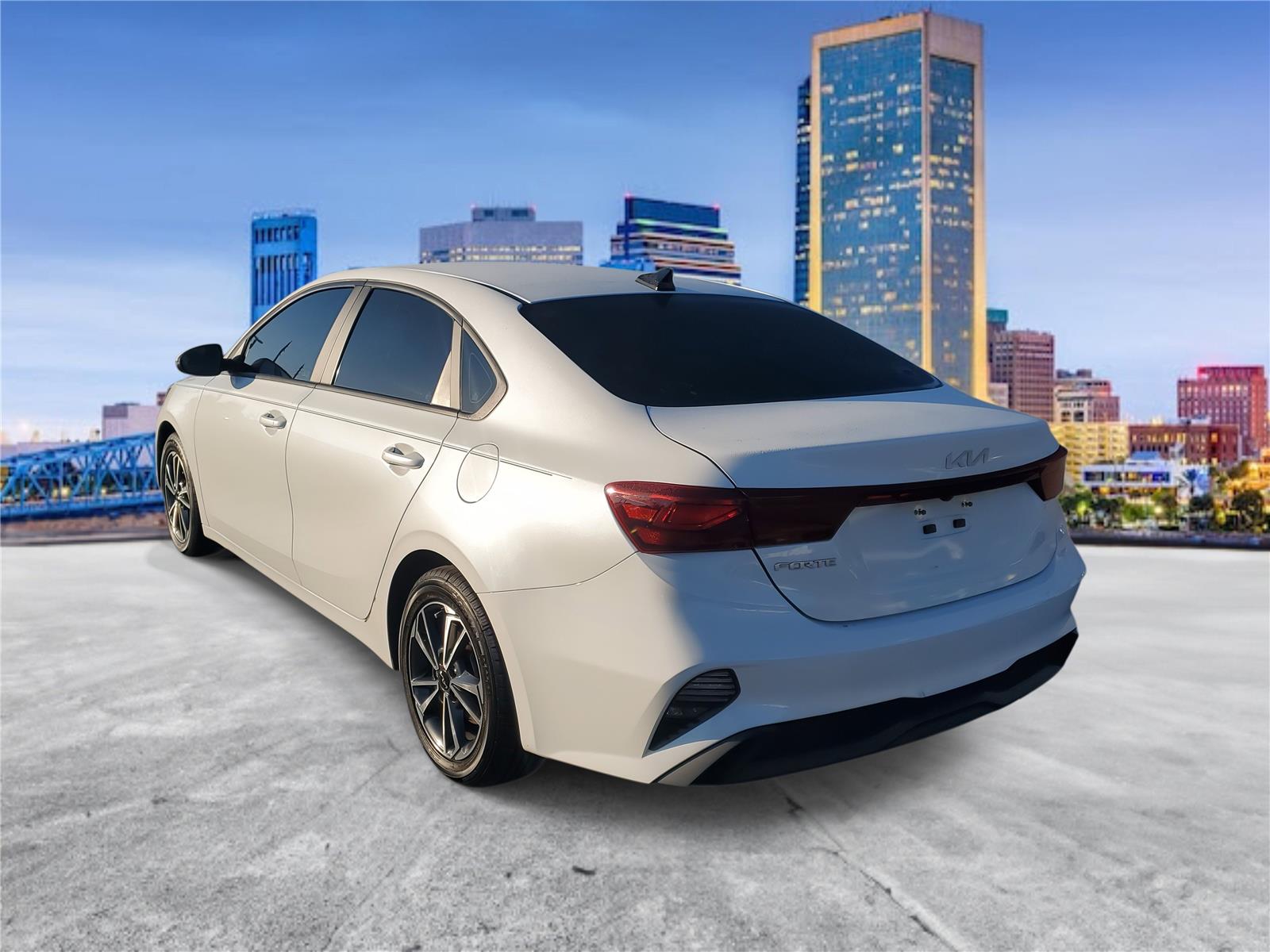 2022 Kia Forte LXS photo 2