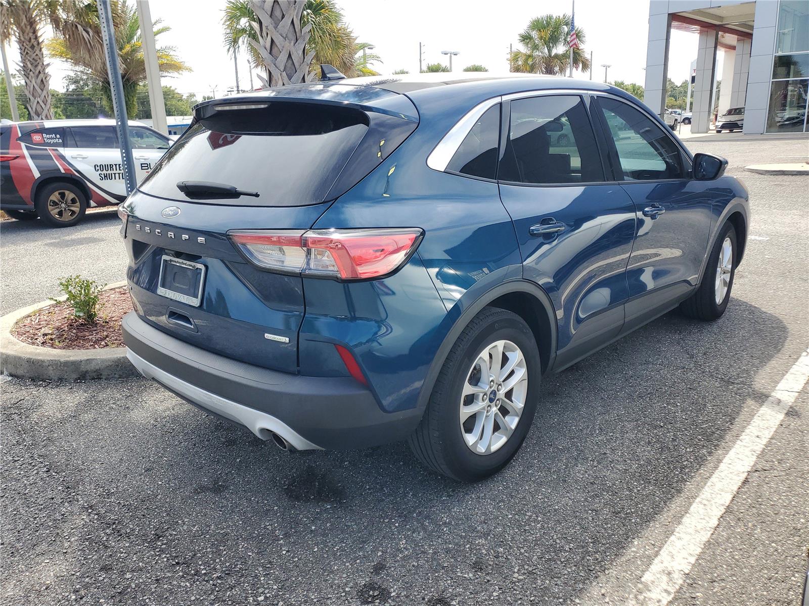 2020 Ford Escape SE photo 3