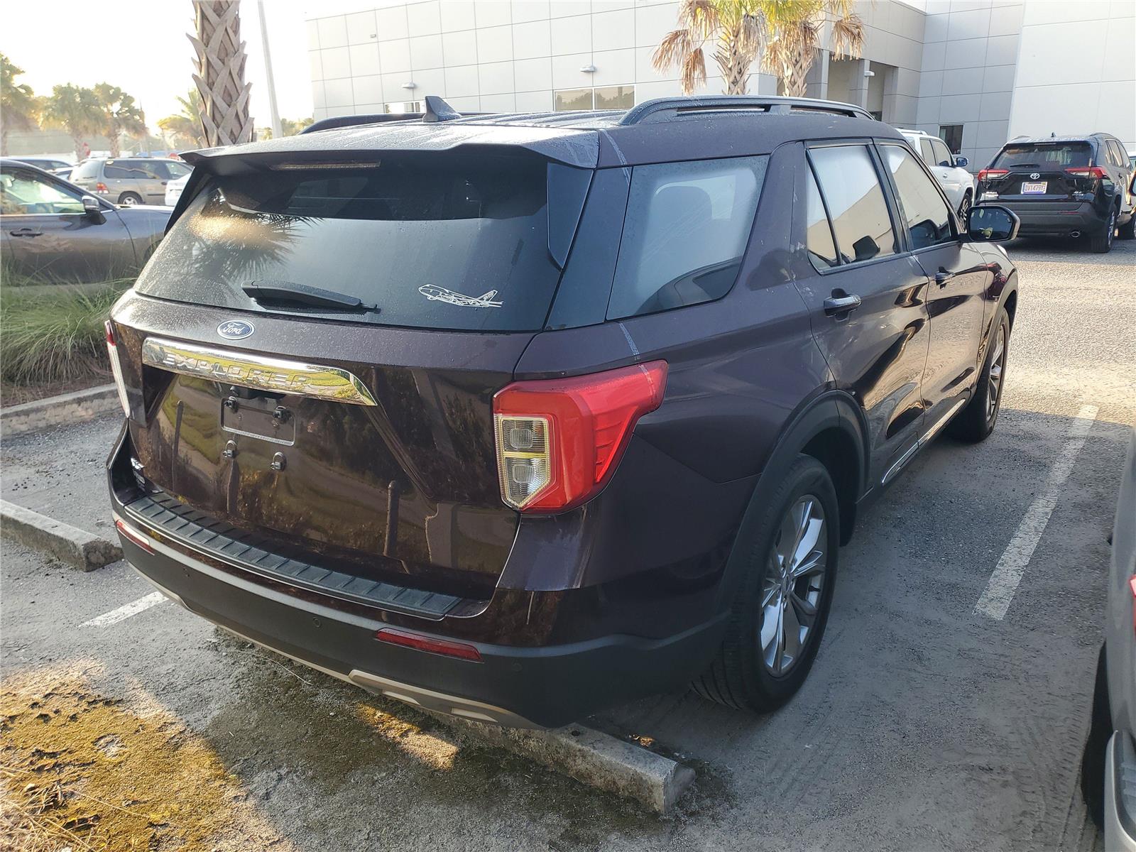 2023 Ford Explorer XLT photo 3