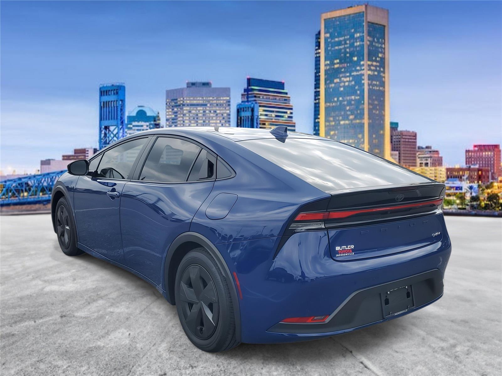 2025 Toyota Prius LE photo 2