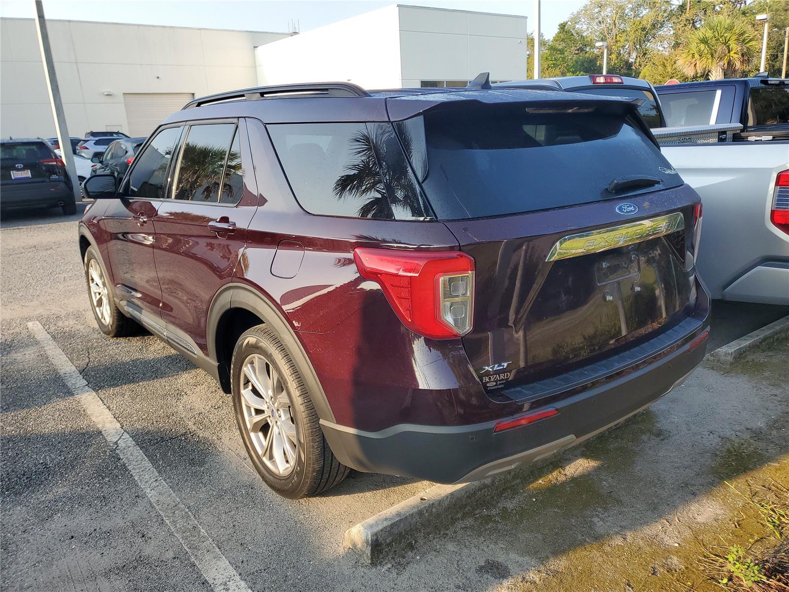 2023 Ford Explorer XLT photo 2