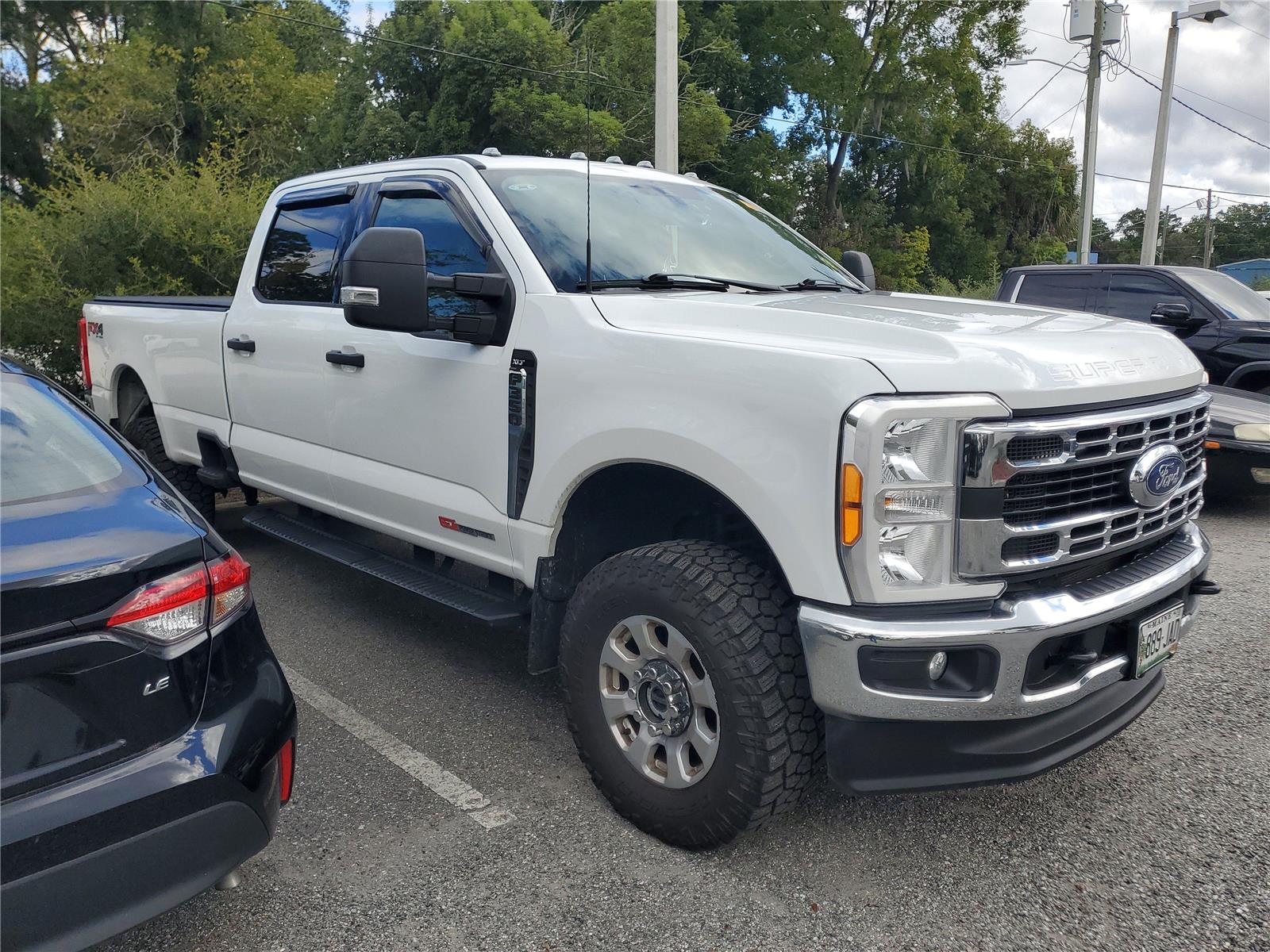 2023 Ford F-350 XLT photo 4