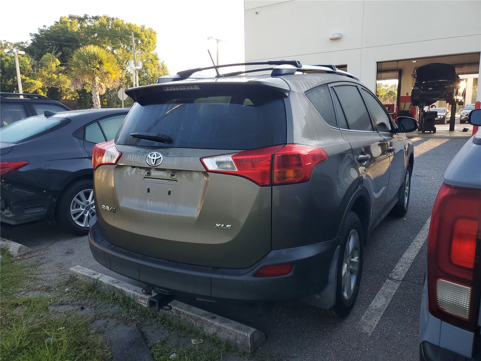 2013 Toyota RAV4 XLE photo 3