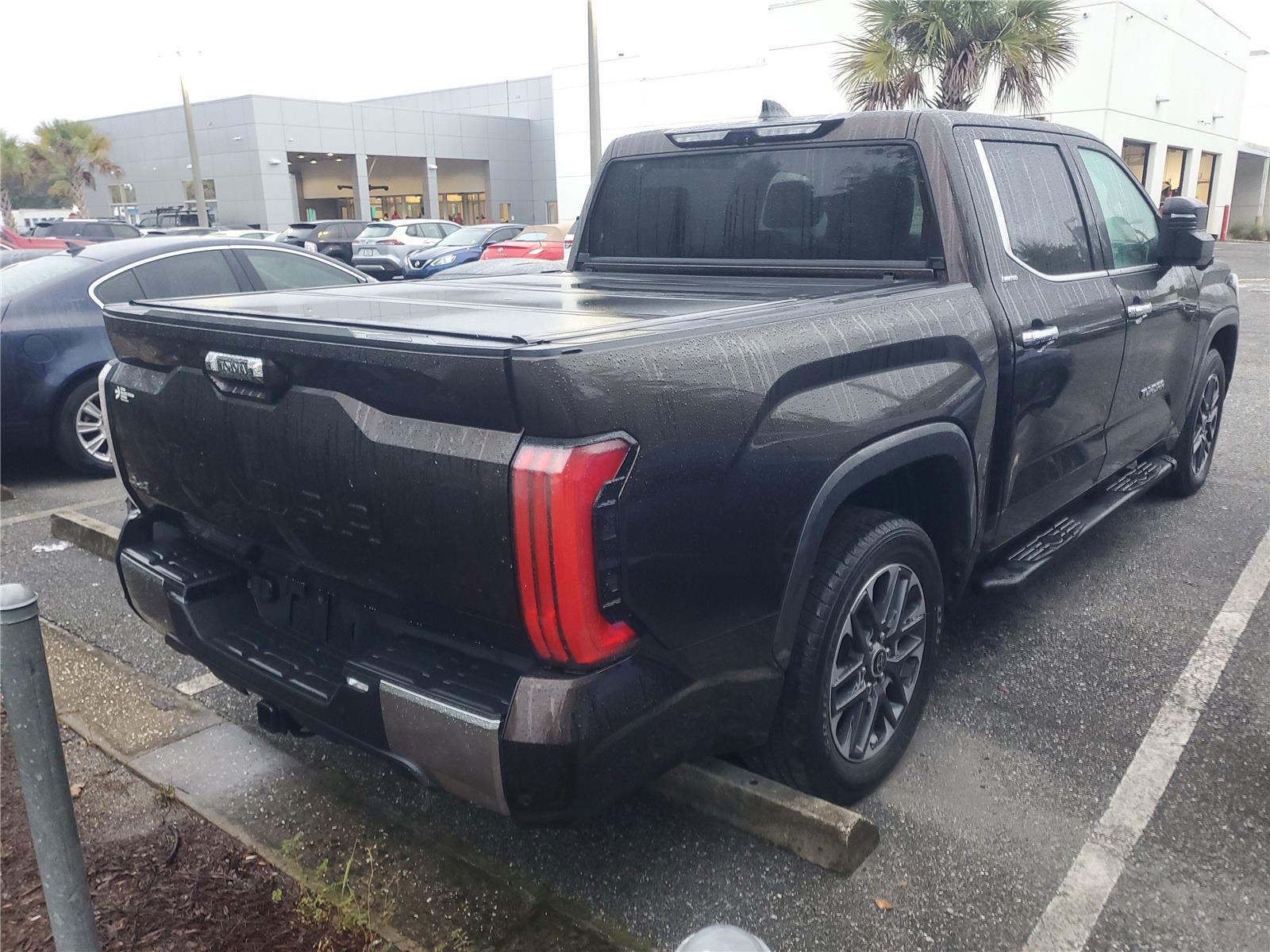 2022 Toyota Tundra Limited CrewMax photo 3