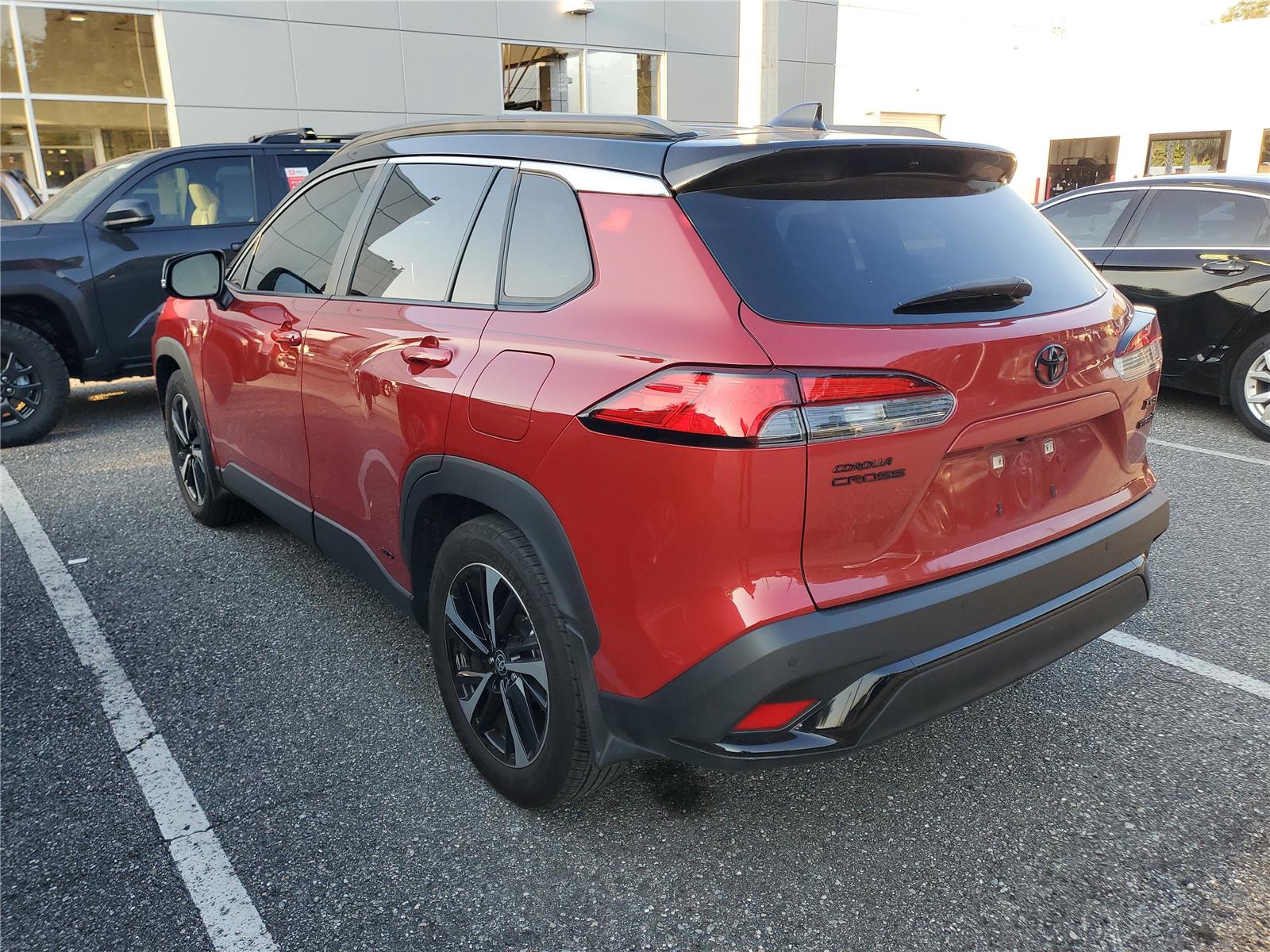 2023 Toyota Corolla Cross Hybrid XSE photo 2