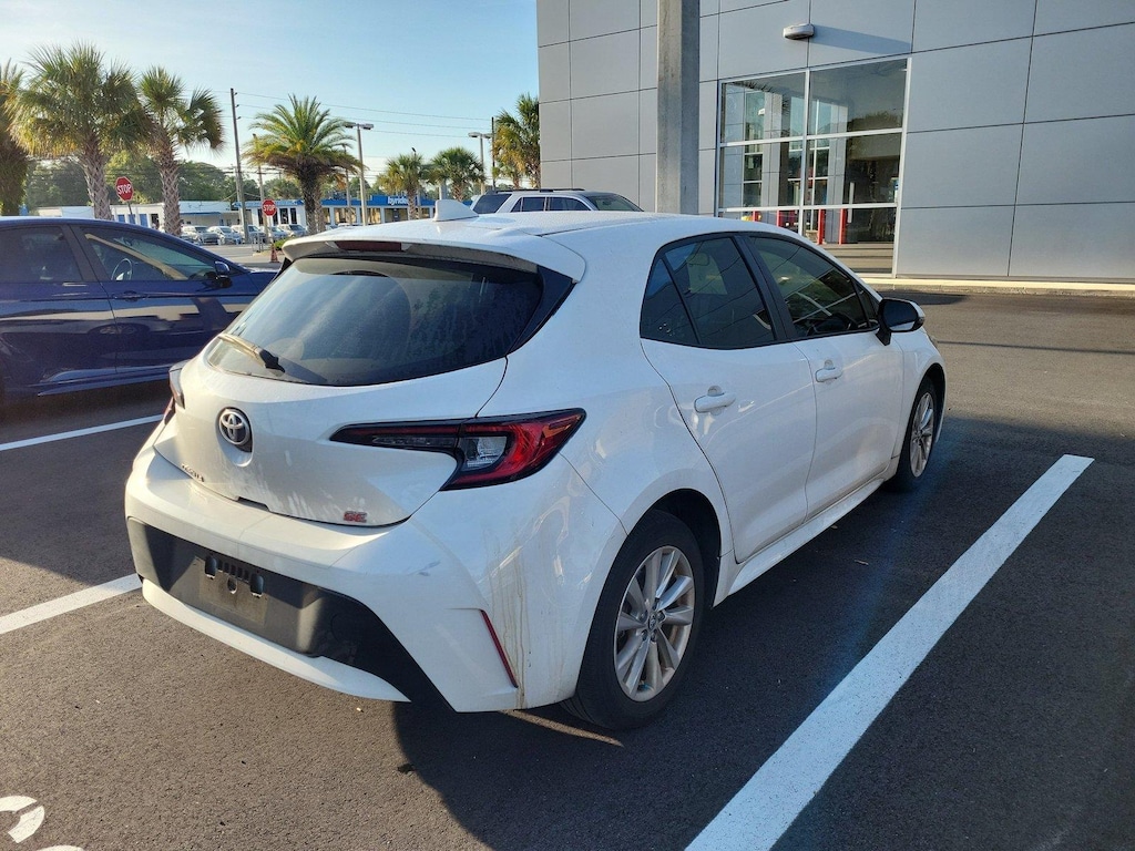 Used 2024 Toyota Corolla Hatchback SE Hatchback